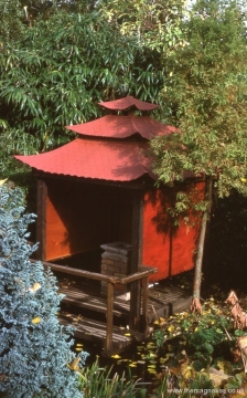 ist. Pagoda 1976